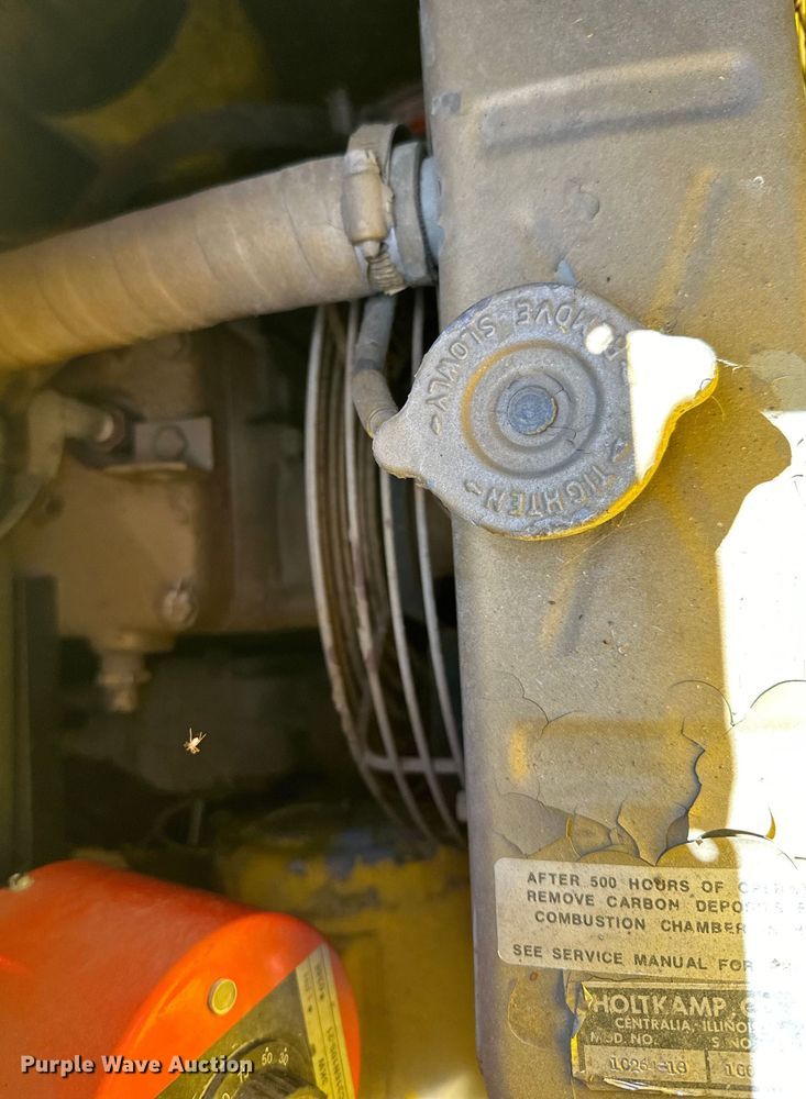 image for item DQ0751 1985 Hesco 4040 07  generator