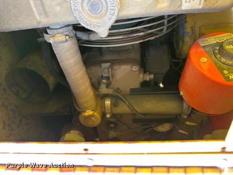 image for item DQ0751 1985 Hesco 4040 07  generator