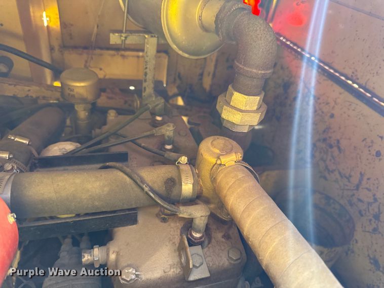 image for item DQ0751 1985 Hesco 4040 07  generator