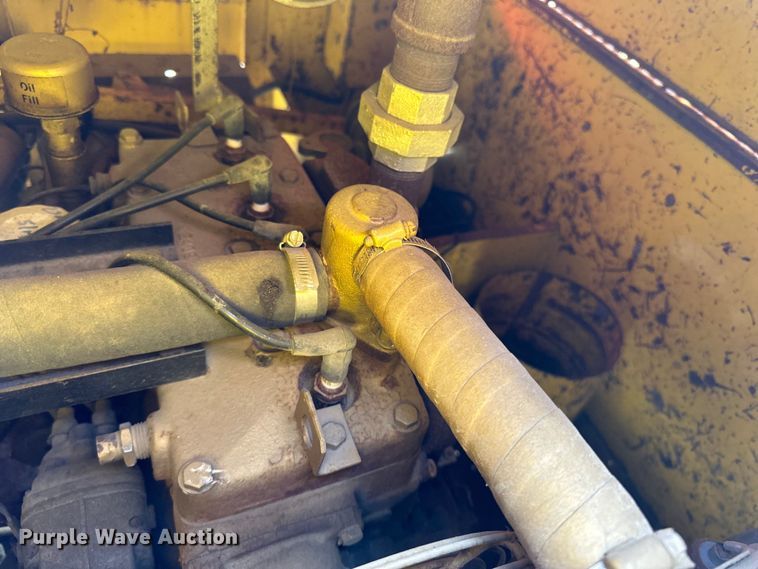 image for item DQ0751 1985 Hesco 4040 07  generator