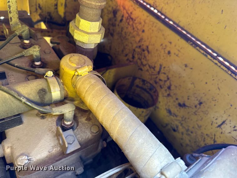 image for item DQ0751 1985 Hesco 4040 07  generator