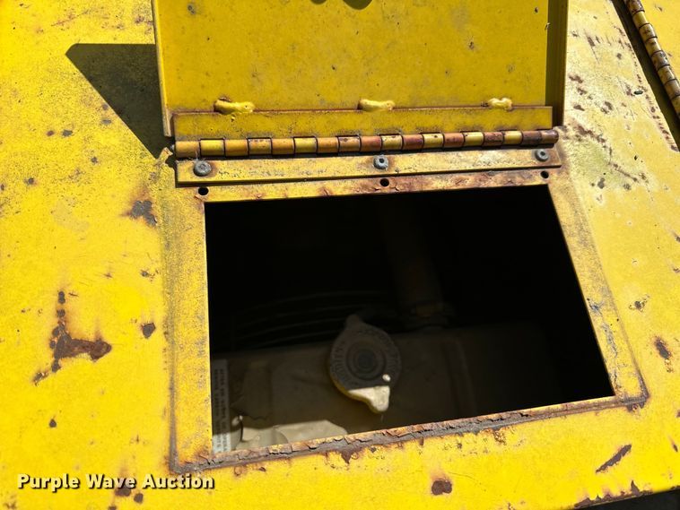 image for item DQ0751 1985 Hesco 4040 07  generator