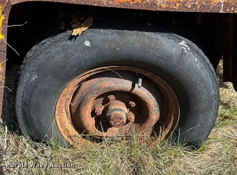 image for item DQ0751 1985 Hesco 4040 07  generator