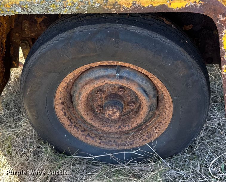 image for item DQ0751 1985 Hesco 4040 07  generator