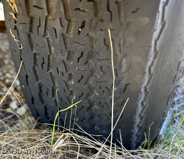 image for item DQ0751 1985 Hesco 4040 07  generator