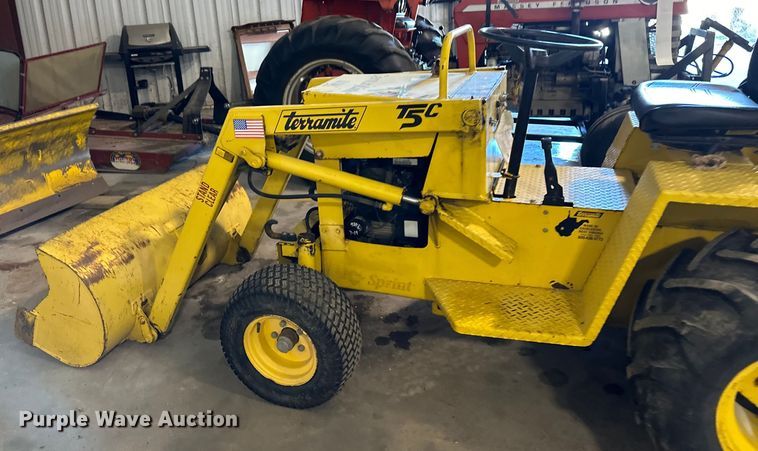 image for item DQ0753 1999 Terramite T5C backhoe