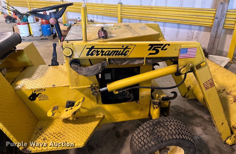 image for item DQ0753 1999 Terramite T5C backhoe