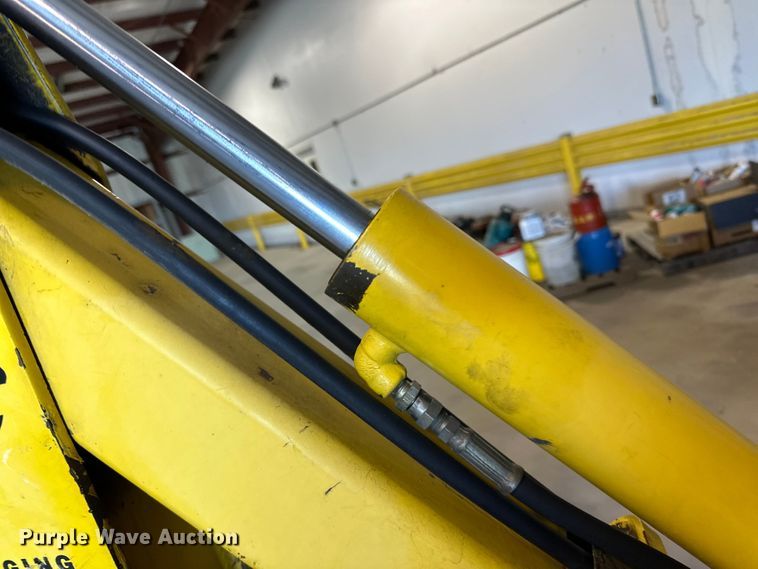 image for item DQ0753 1999 Terramite T5C backhoe