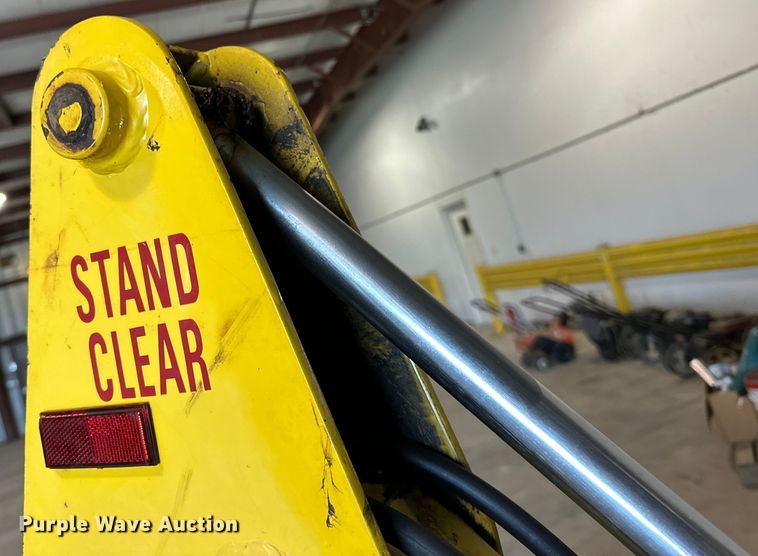 image for item DQ0753 1999 Terramite T5C backhoe