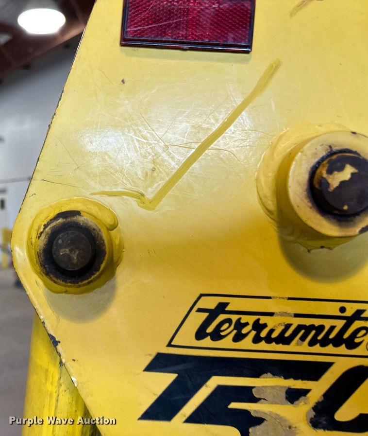 image for item DQ0753 1999 Terramite T5C backhoe