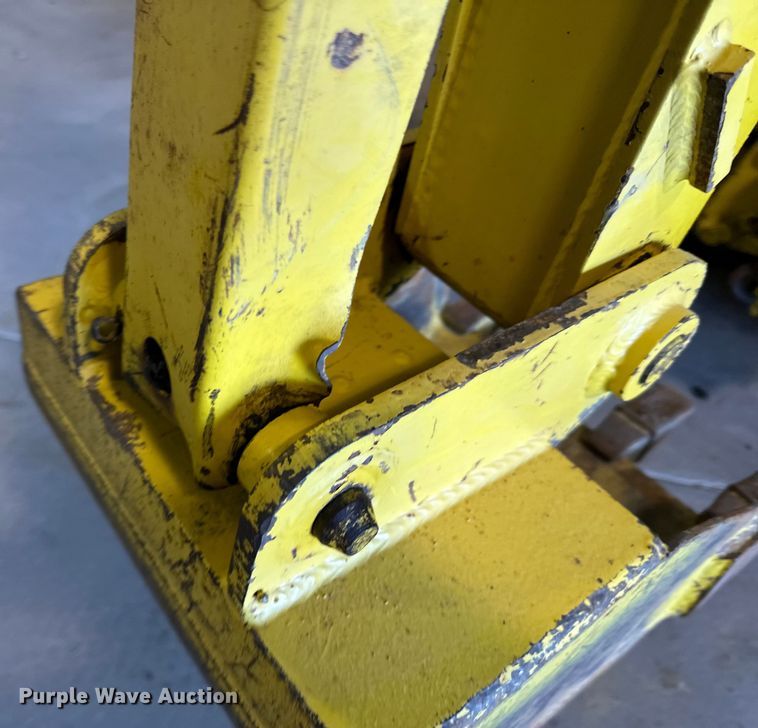 image for item DQ0753 1999 Terramite T5C backhoe