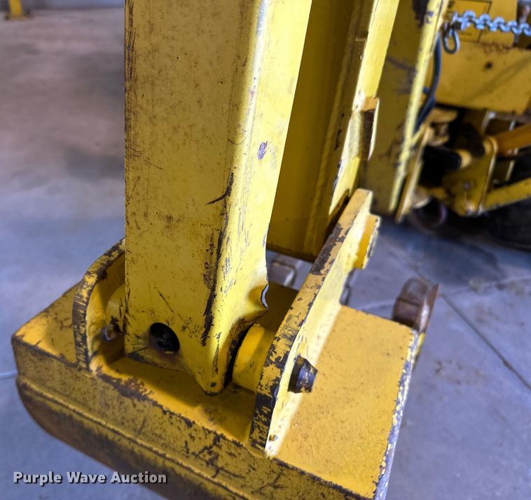 image for item DQ0753 1999 Terramite T5C backhoe