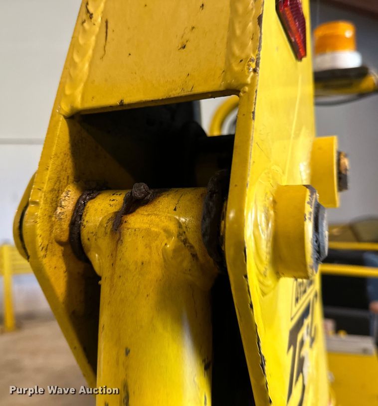 image for item DQ0753 1999 Terramite T5C backhoe