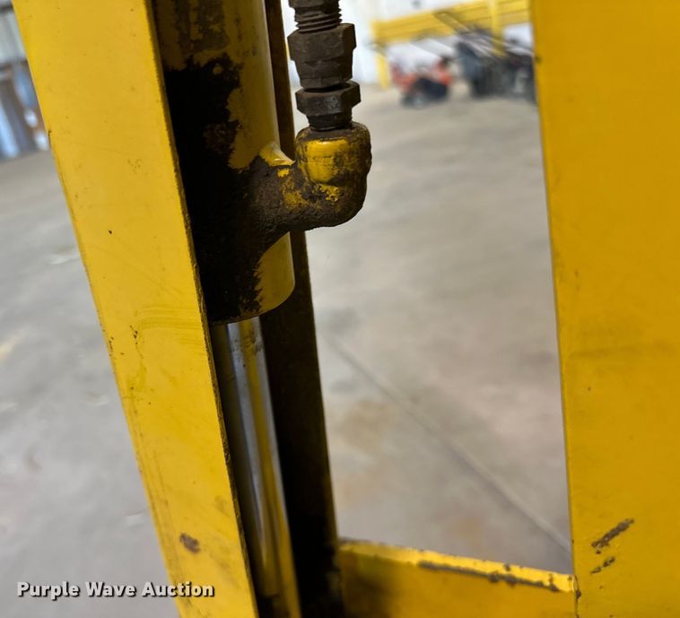 image for item DQ0753 1999 Terramite T5C backhoe