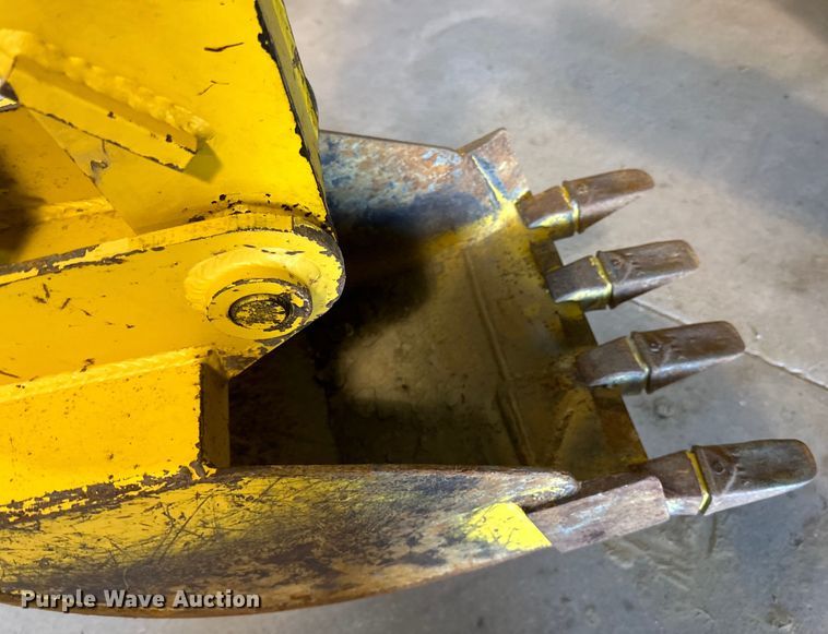 image for item DQ0753 1999 Terramite T5C backhoe