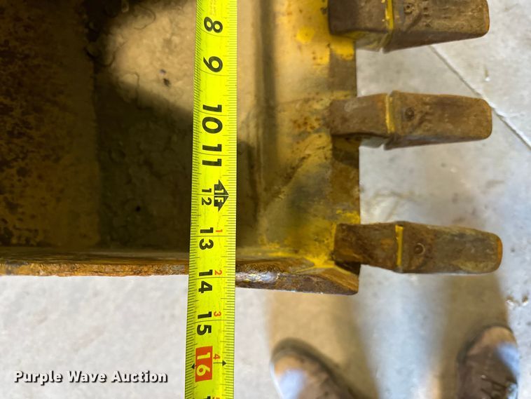 image for item DQ0753 1999 Terramite T5C backhoe