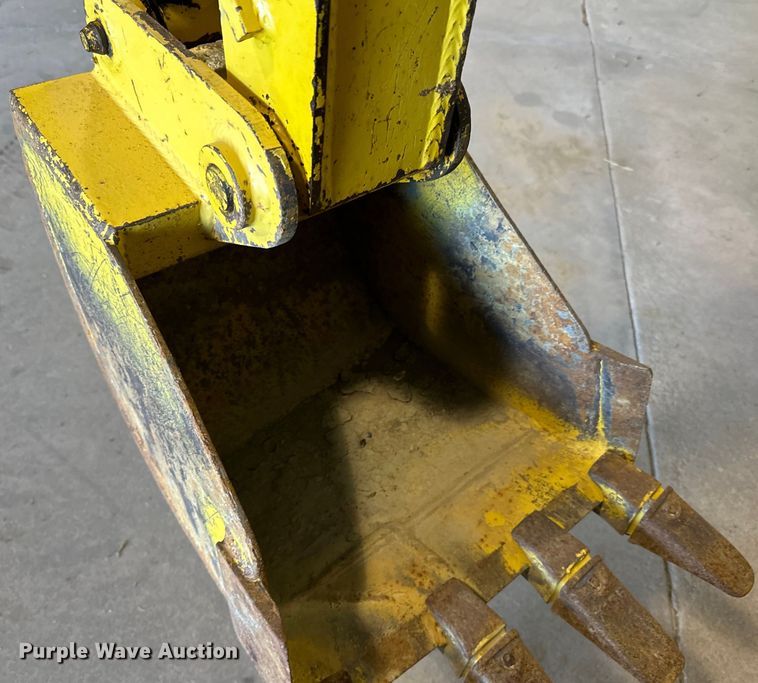 image for item DQ0753 1999 Terramite T5C backhoe