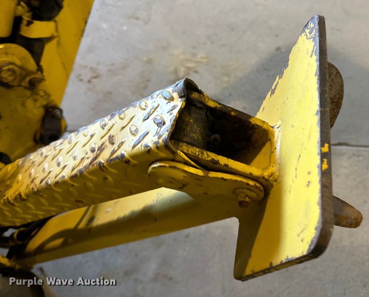 image for item DQ0753 1999 Terramite T5C backhoe