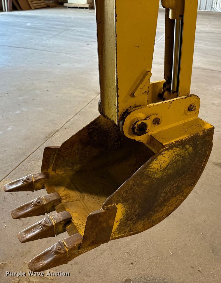 image for item DQ0753 1999 Terramite T5C backhoe