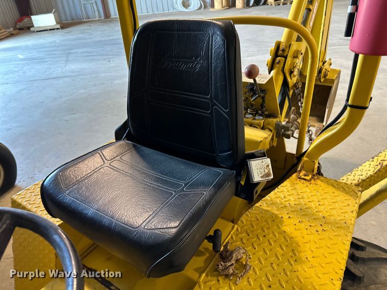 image for item DQ0753 1999 Terramite T5C backhoe