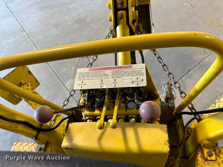 image for item DQ0753 1999 Terramite T5C backhoe