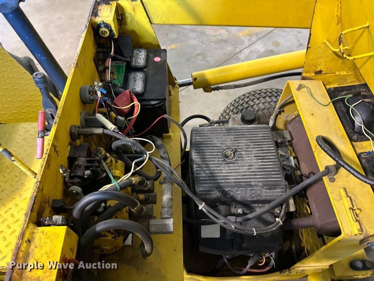 image for item DQ0753 1999 Terramite T5C backhoe