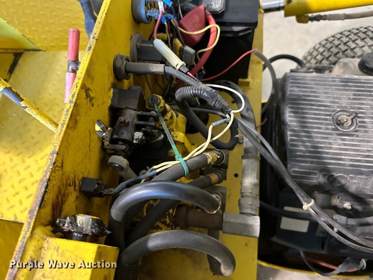 image for item DQ0753 1999 Terramite T5C backhoe