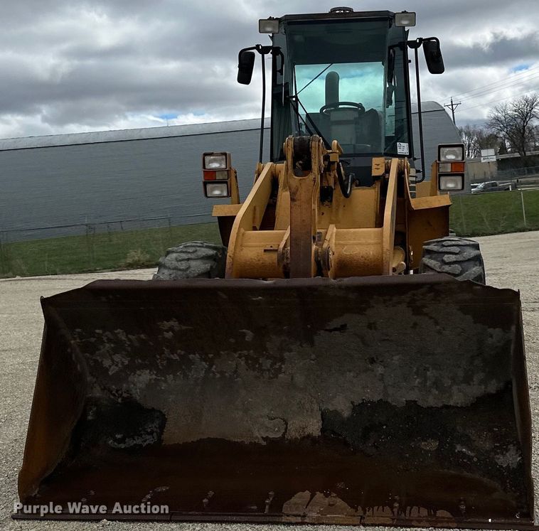 image for item DQ0759 1996 Case 621B wheel loader