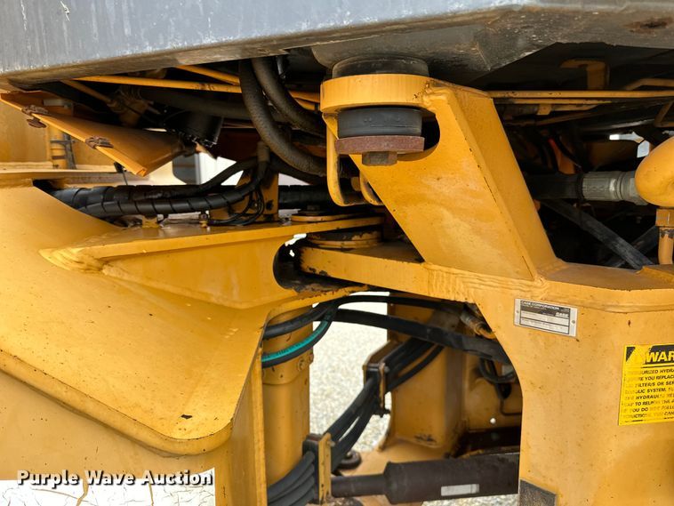 image for item DQ0759 1996 Case 621B wheel loader