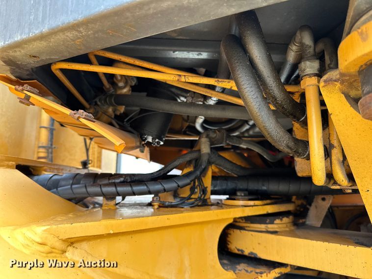 image for item DQ0759 1996 Case 621B wheel loader