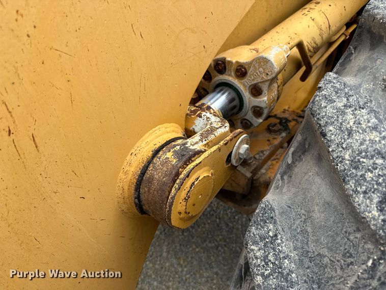 image for item DQ0759 1996 Case 621B wheel loader