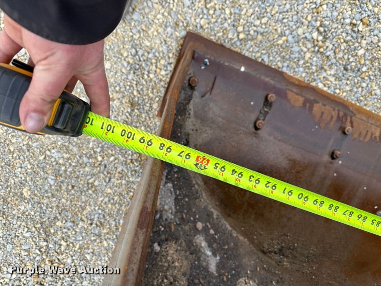 image for item DQ0759 1996 Case 621B wheel loader