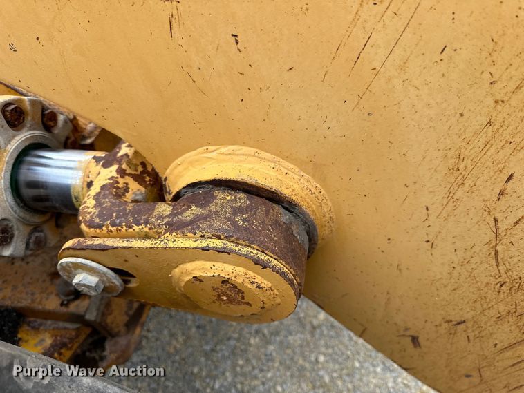 image for item DQ0759 1996 Case 621B wheel loader