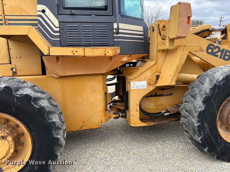 image for item DQ0759 1996 Case 621B wheel loader