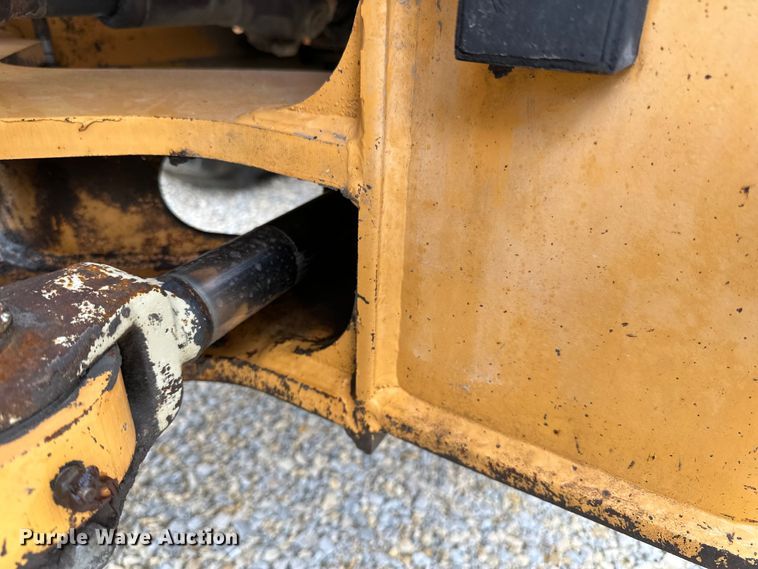 image for item DQ0759 1996 Case 621B wheel loader