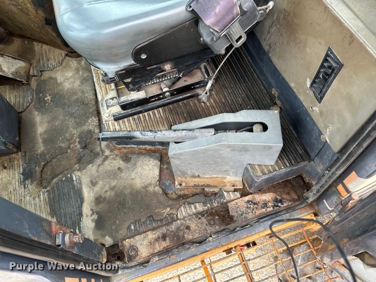 image for item DQ0759 1996 Case 621B wheel loader