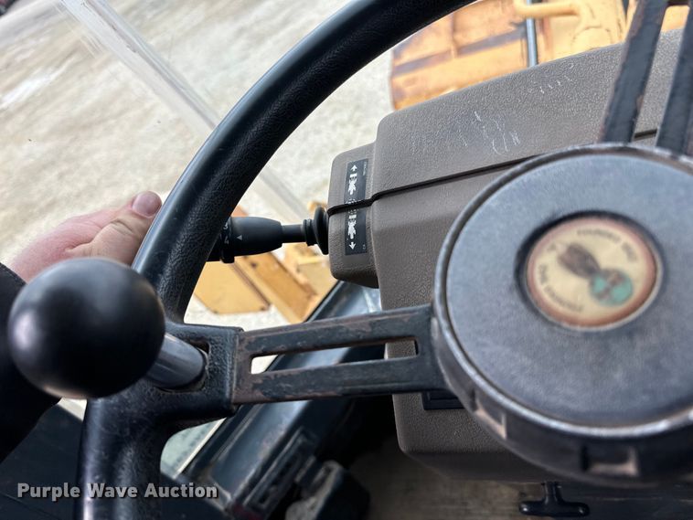 image for item DQ0759 1996 Case 621B wheel loader