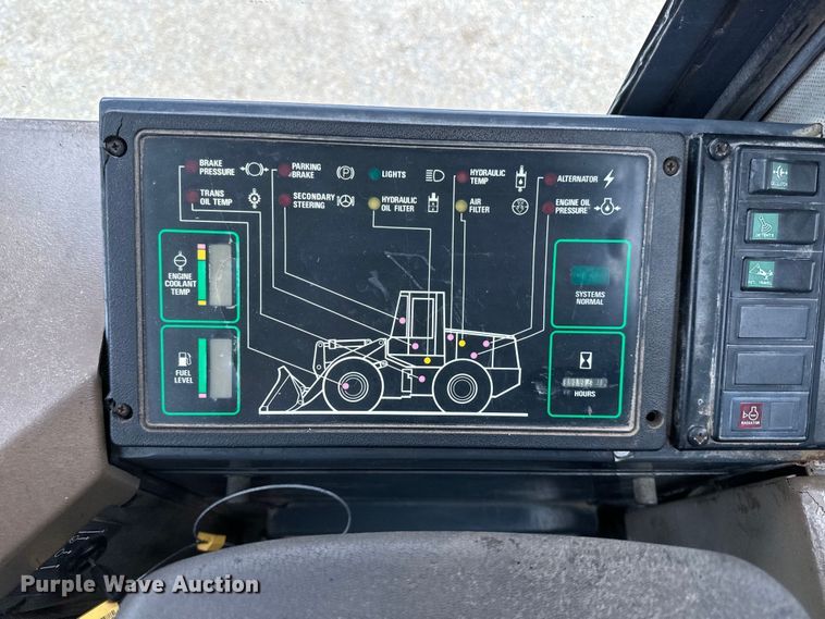 image for item DQ0759 1996 Case 621B wheel loader