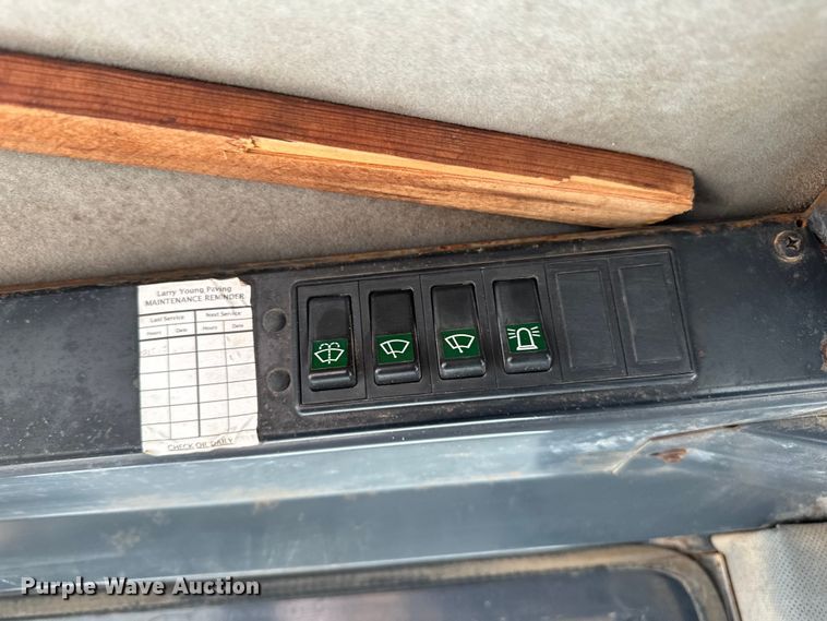 image for item DQ0759 1996 Case 621B wheel loader