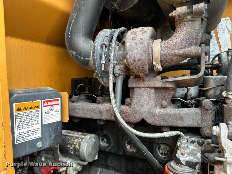 image for item DQ0759 1996 Case 621B wheel loader