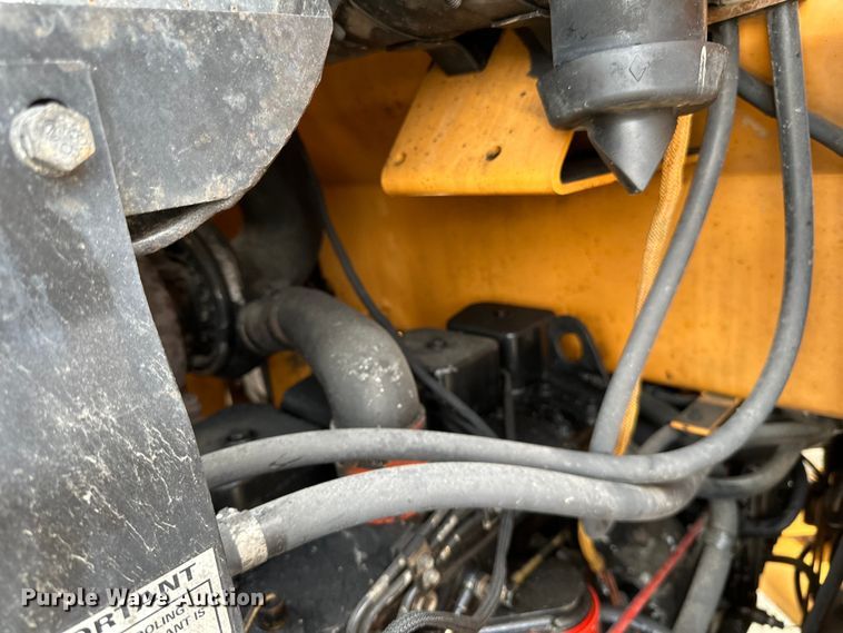 image for item DQ0759 1996 Case 621B wheel loader