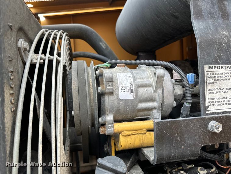 image for item DQ0759 1996 Case 621B wheel loader