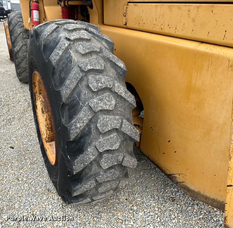 image for item DQ0759 1996 Case 621B wheel loader