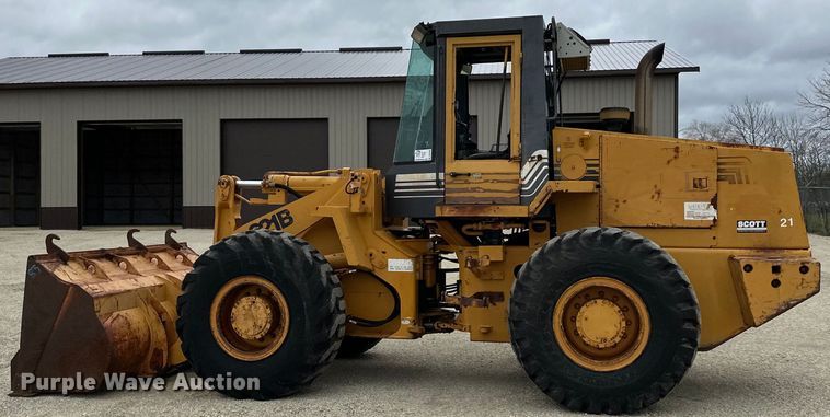 image for item DQ0765 1996 Case 621B wheel loader