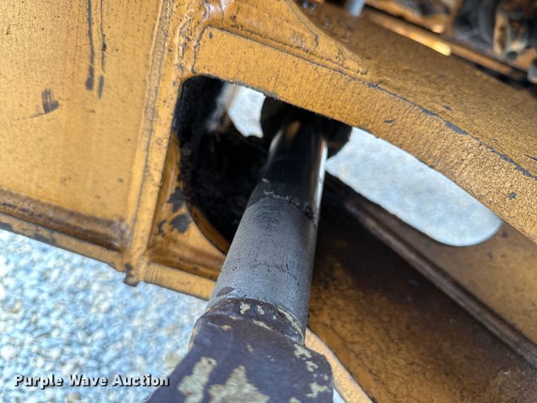 image for item DQ0765 1996 Case 621B wheel loader