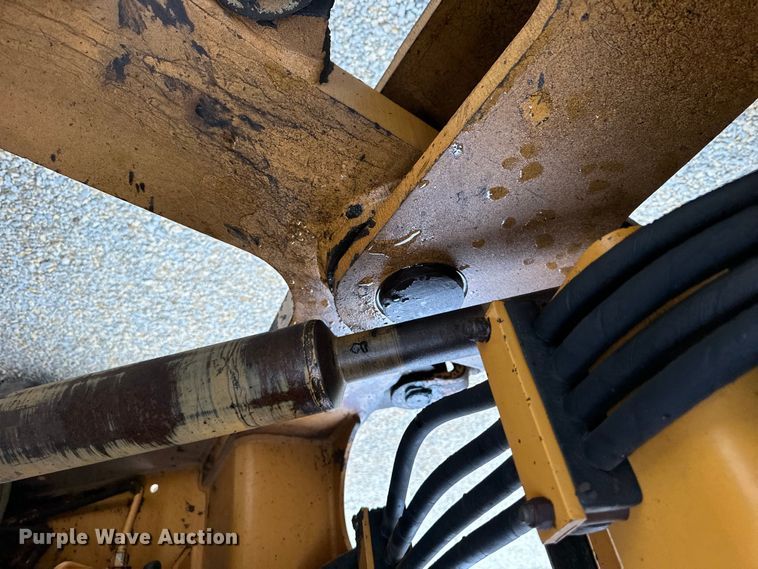 image for item DQ0765 1996 Case 621B wheel loader