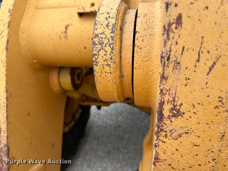 image for item DQ0765 1996 Case 621B wheel loader