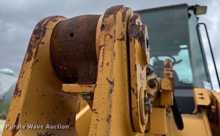 image for item DQ0765 1996 Case 621B wheel loader