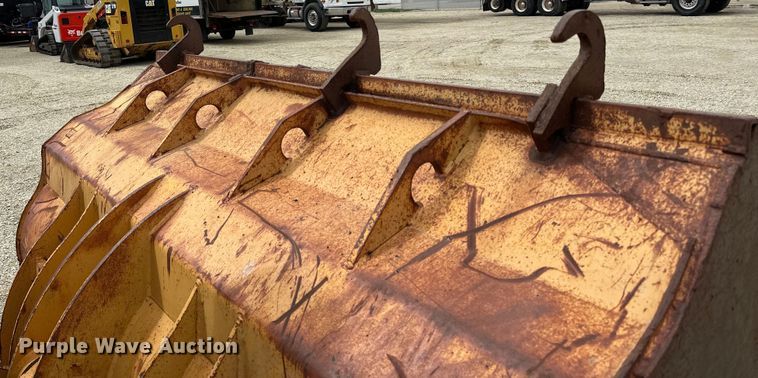 image for item DQ0765 1996 Case 621B wheel loader