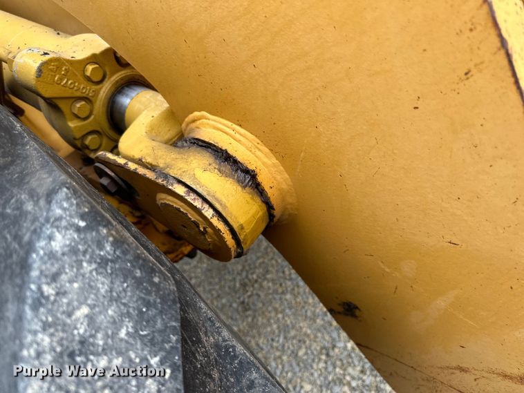 image for item DQ0765 1996 Case 621B wheel loader